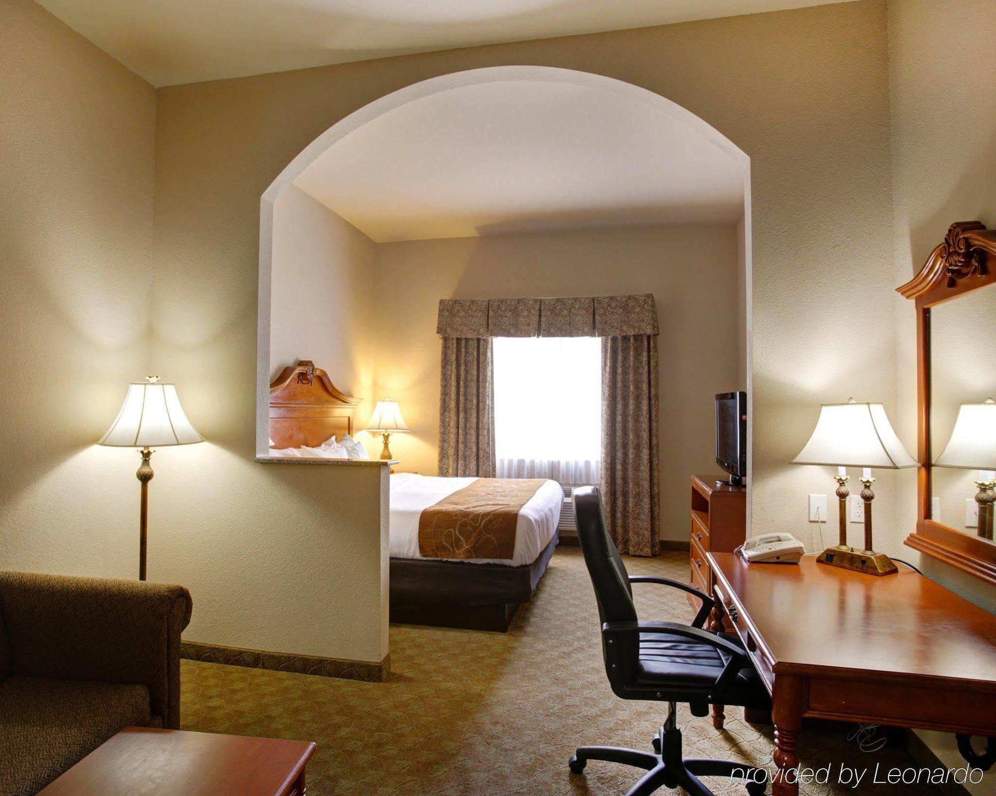 Comfort Suites Near Texas State University Сан Маркос Экстерьер фото